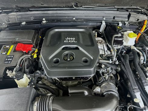 Used 2023 Jeep Wrangler Sahara w/ Cold Weather Group image 31