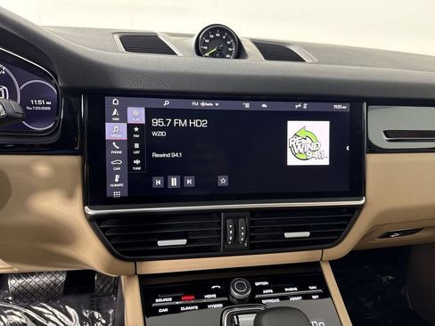 Certified 2021 Porsche Cayenne E-Hybrid AWD/4WD image 27