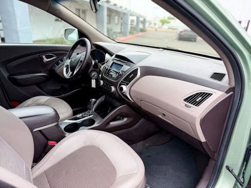 Used 2012 Hyundai Tucson GLS image 11