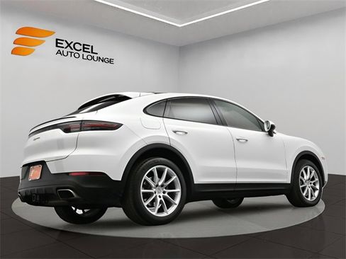 Used 2023 Porsche Cayenne Coupe image 47