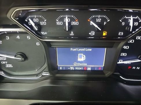 Used 2019 GMC Sierra 1500 SLE w/ X31 Off-Road Package AWD/4WD image 9