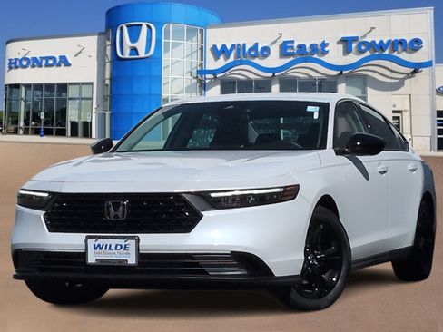 Certified 2025 Honda Accord SE image 1