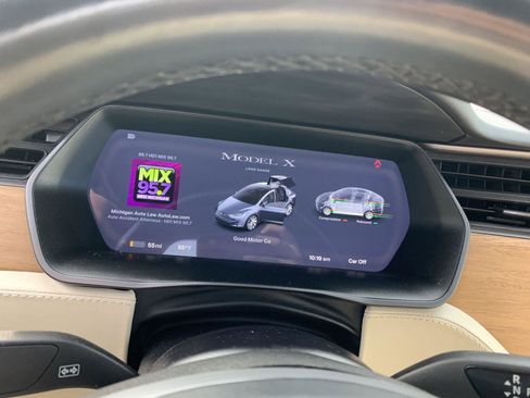 Used 2019 Tesla Model X Long Range AWD/4WD image 11