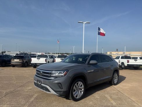 Used 2021 Volkswagen Atlas Cross Sport SE FWD image 8