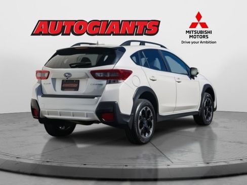 Used 2023 Subaru Crosstrek 2.0i Premium image 4