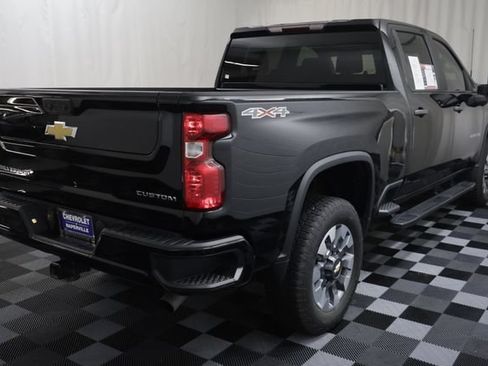Used 2022 Chevrolet Silverado 2500 Custom w/ Custom Value Package AWD/4WD image 17