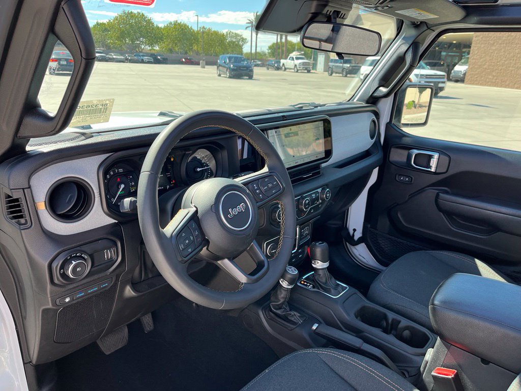Used 2024 Jeep Wrangler Unlimited AWD/4WD image 13