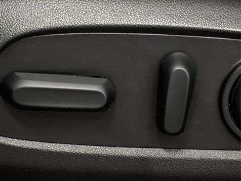 Used 2019 Chevrolet Traverse LT image 34