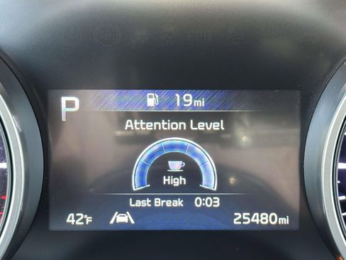 Used 2023 Kia Carnival EX image 19