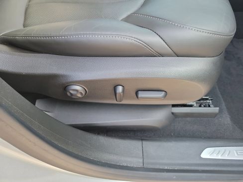 Used 2019 Buick Envision Essence image 8