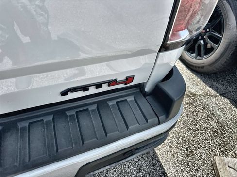 Used 2022 GMC Canyon AT4 AWD/4WD image 10