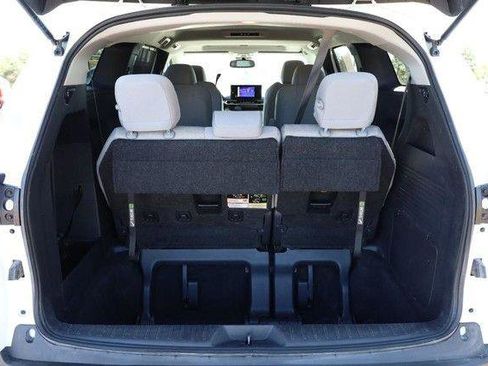Used 2025 Toyota Sienna LE w/ LE Plus Package AWD/4WD image 7