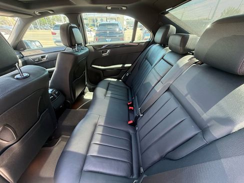 Used 2010 Mercedes-Benz E 550 4MATIC Sedan image 11