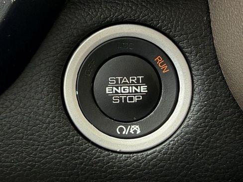 Used 2020 RAM 1500 Laramie AWD/4WD image 22