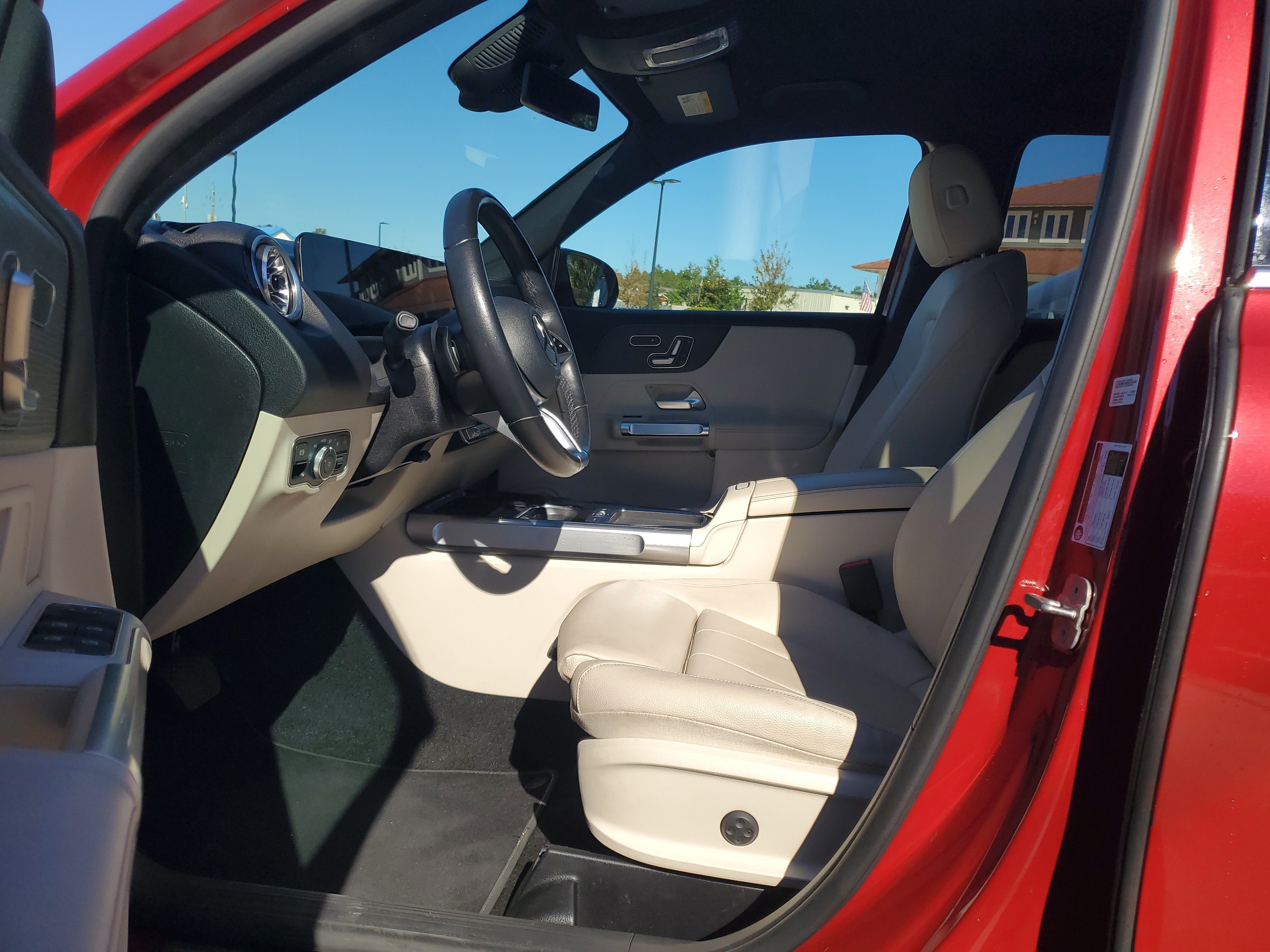 Used 2024 Mercedes-Benz GLB 250 image 5