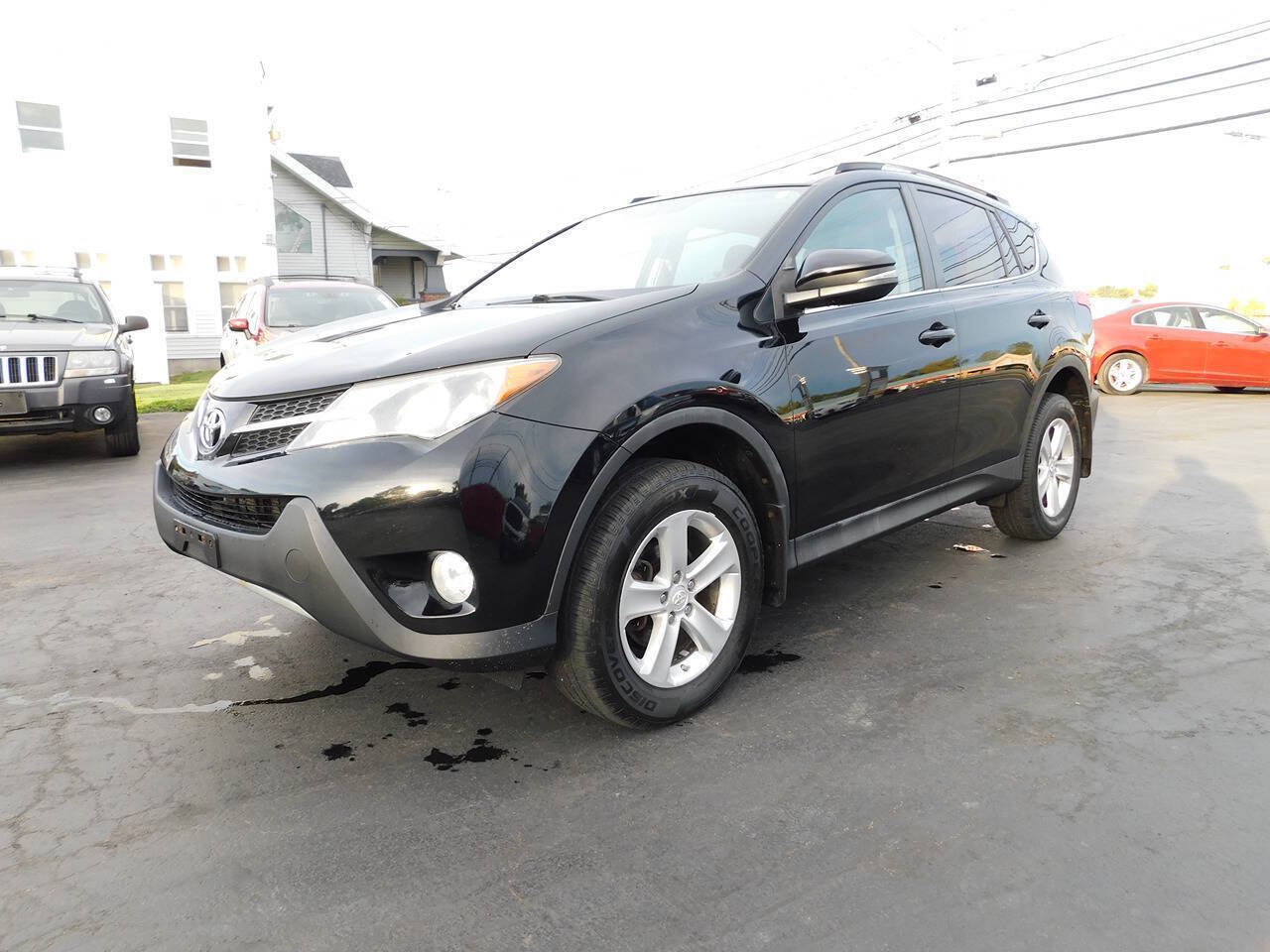Used 2013 Toyota RAV4 XLE AWD/4WD image 4