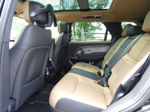 New 2026 Land Rover Range Rover Sport Dynamic SE AWD/4WD image 21