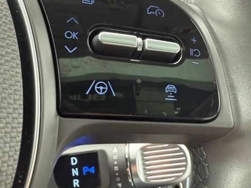 Used 2023 Hyundai Ioniq 5 Limited image 42