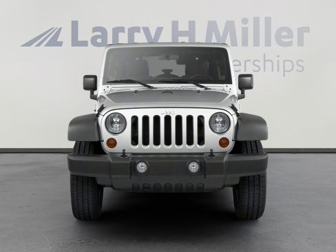 Used 2010 Jeep Wrangler Unlimited Sahara w/ Trailer Tow Group AWD/4WD image 4
