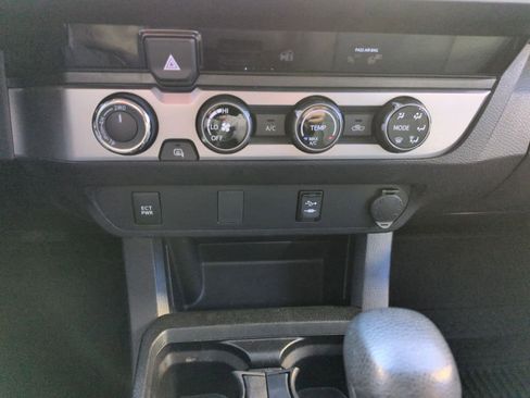 Used 2018 Toyota Tacoma SR w/ SR Convenience Package image 18