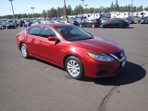 Used 2016 Nissan Altima 2.5 S w/ Power Driver Seat Package FWD image 7