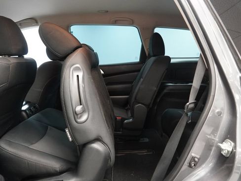 Used 2020 Nissan Pathfinder SV AWD/4WD image 27