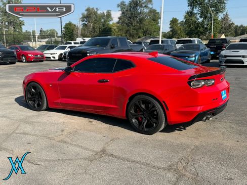 Used 2019 Chevrolet Camaro SS RWD image 5