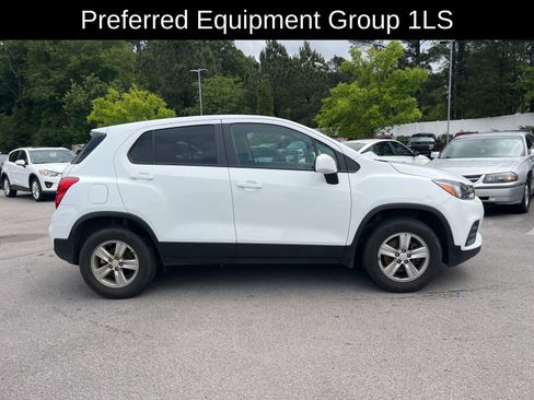 Used 2022 Chevrolet Trax LS w/ Tint and Cruise Package AWD/4WD image 3