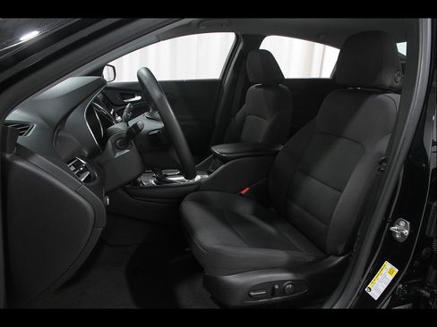 Used 2017 Chevrolet Malibu LT FWD image 5