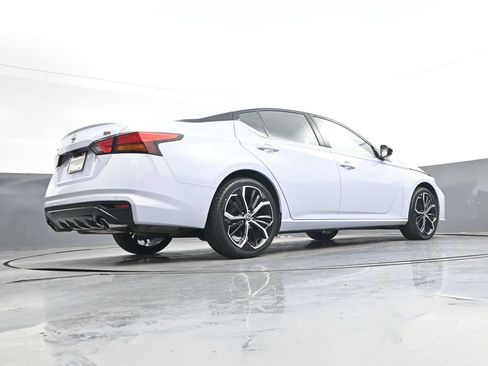 Used 2025 Nissan Altima 2.5 SR FWD image 35