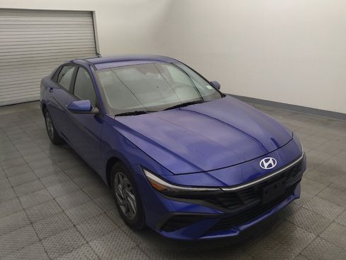 Used 2024 Hyundai Elantra SEL FWD image 13