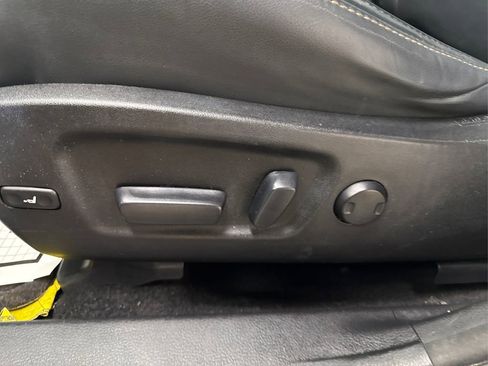 Used 2017 Toyota Highlander AWD V6 image 42