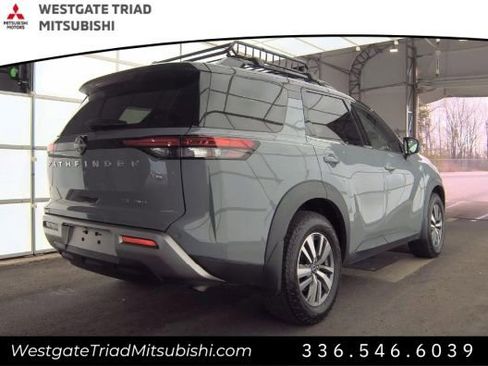 Used 2022 Nissan Pathfinder SL w/ Cargo Package image 5