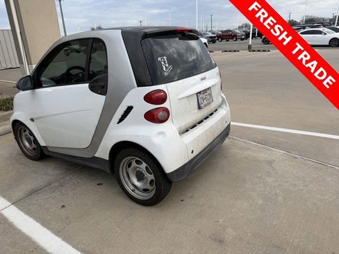 Used 2014 smart fortwo pure image 3