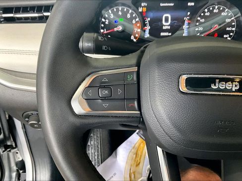 Used 2025 Jeep Compass Limited AWD/4WD image 8