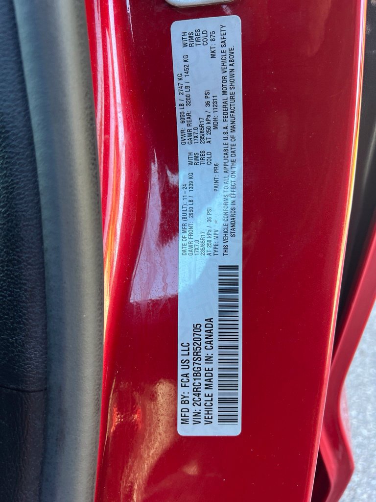 Used 2025 Chrysler Pacifica Select FWD image 27