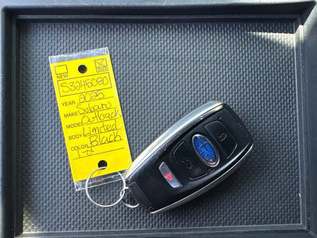Used 2025 Subaru Outback Limited AWD/4WD image 17