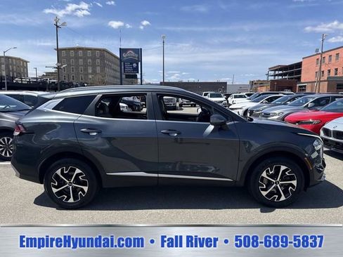 Used 2023 Kia Sportage EX AWD/4WD image 3