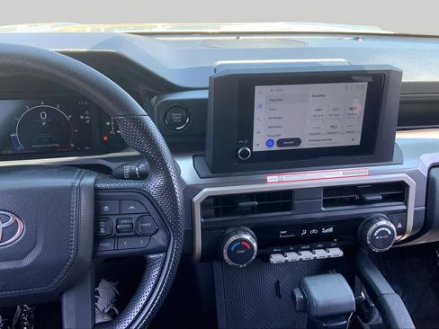 Used 2025 Toyota Tacoma SR5 AWD/4WD image 18
