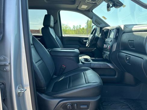 Used 2022 GMC Sierra 3500 Denali w/ Denali Ultimate Package image 10