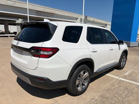 Used 2024 Honda Pilot EX-L image 6