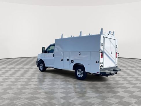 New 2025 Chevrolet Express 3500 w/ Power Convenience Package RWD image 7