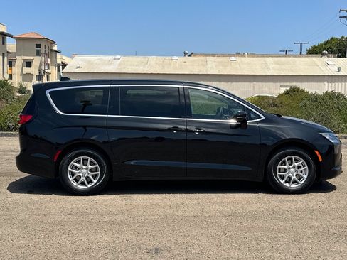 New 2027 Chrysler Pacifica Select w/ Family Tech Group FWD image 2