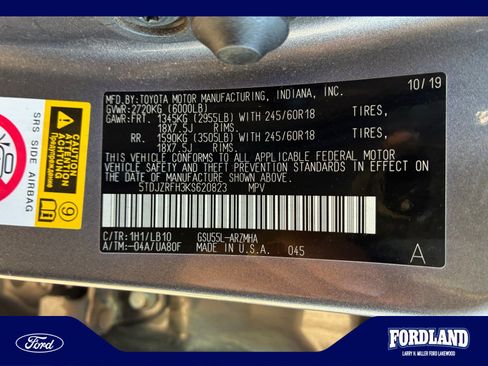 Used 2019 Toyota Highlander XLE AWD/4WD image 25