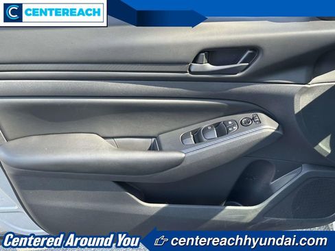 Used 2023 Nissan Altima 2.5 S FWD image 14