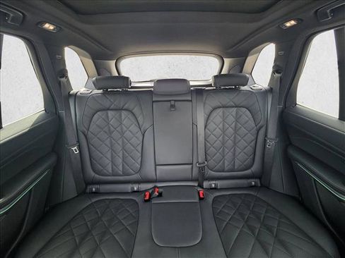 Used 2025 BMW X5 xDrive40i image 16