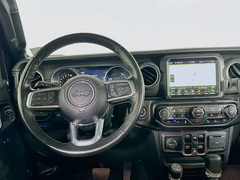 Used 2022 Jeep Wrangler Unlimited Sahara w/ Cold Weather Group AWD/4WD image 18