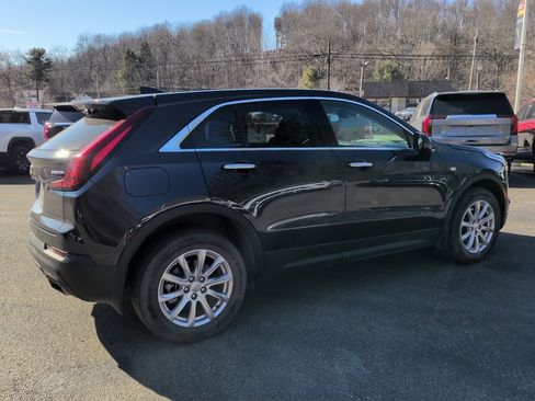 Used 2023 Cadillac XT4 Luxury w/ Cold Weather Package image 4