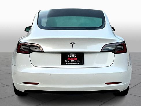 Used 2021 Tesla Model 3 Standard Range Plus image 4