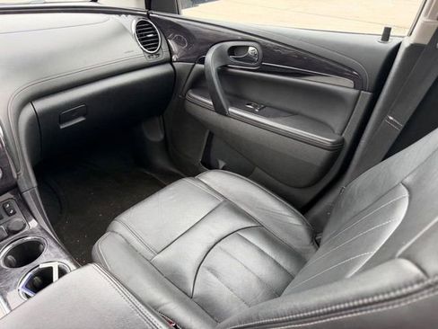 Used 2017 Buick Enclave Leather image 18